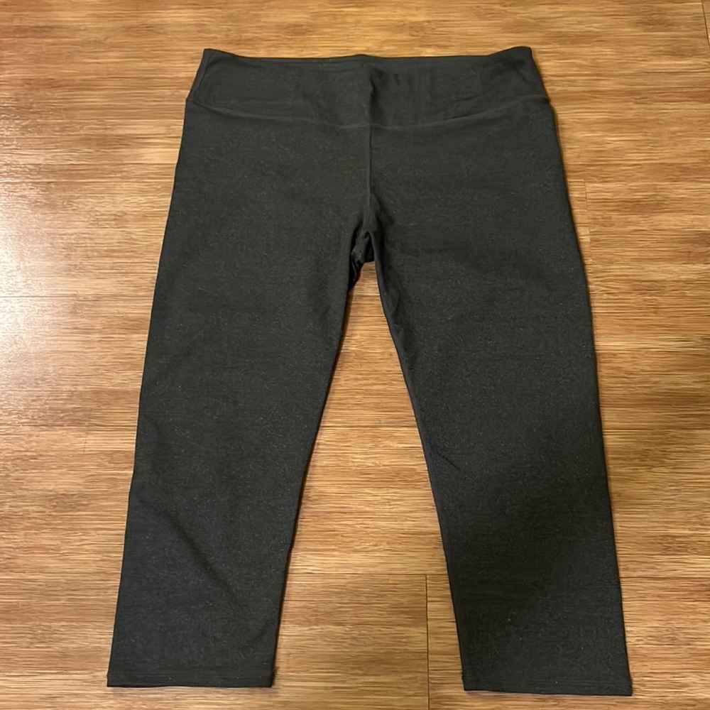 Fabletics cropped leggings